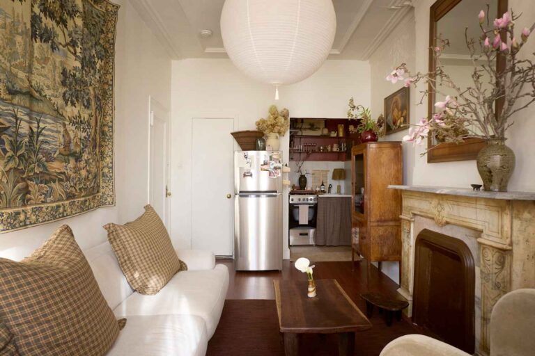 Tour a 325-Square-Foot NYC Rental with Genius Layout Hacks