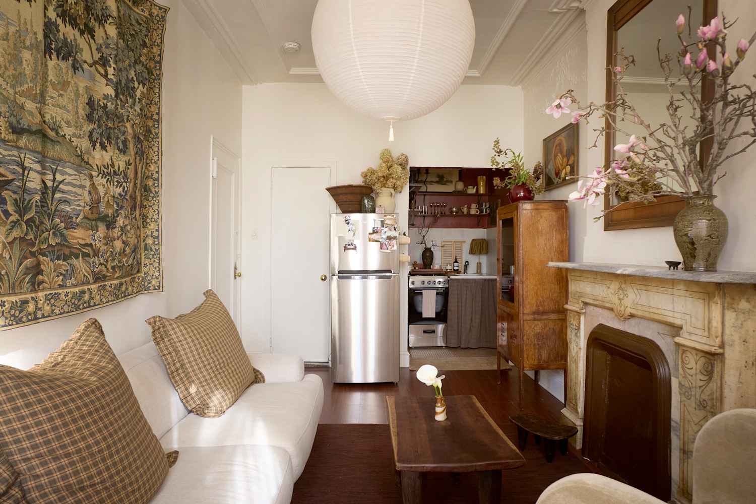 Tour a 325-Square-Foot NYC Rental with Genius Layout Hacks